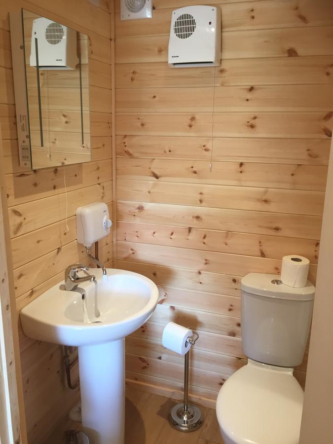 Romantic Getaway Luxury Wooden Cabin With Private Hot Tub And Bbq 阿伯里斯特威斯 外观 照片